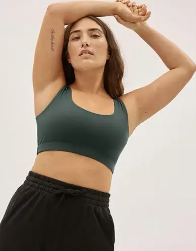 Everlane  The Perform Bra In Pine