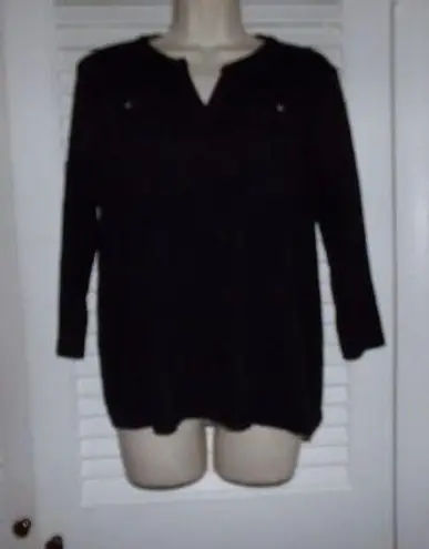 kim rogers  Petites black w/silver buttons knit top PL EUC