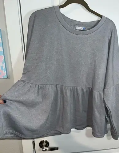 NWT Yarn and Sea Peplum Long Sleeve Pleated Grey Sweatshirt Fleece Lined Size 1X Gray