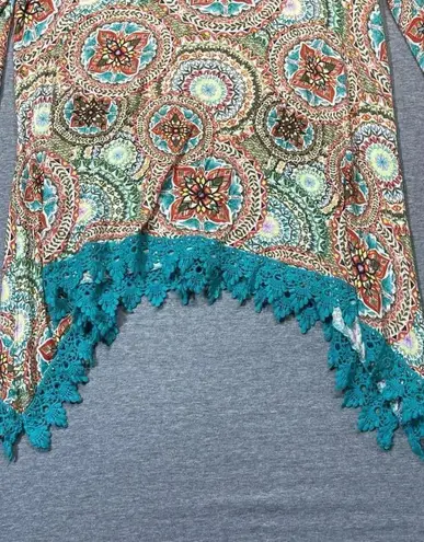 Tru Self Women’s shark bite shirt. Ladies large very flowy