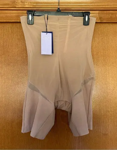 Honeylove SuperPower All Over Sculpt Shorts in Sand Size Large