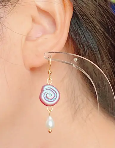 Handmade boho grunge fairy whimsical funky style quality Czech glass swirl pearl dangle earrings🌀⭐️