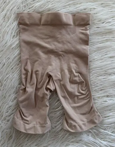 SKIMS Seamless Sculpt Mid Thigh Short Clay Size Small