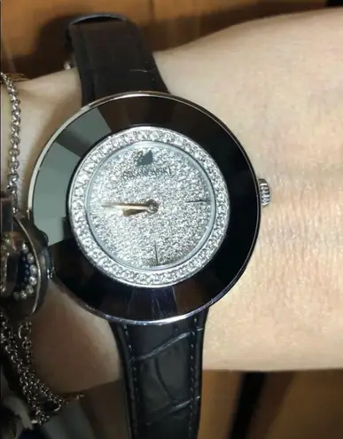 Swavorski New Swarovski Octea watch