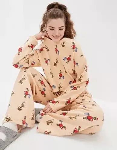 American Eagle holiday set