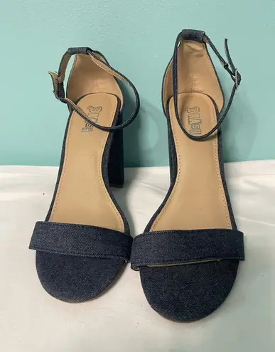 Trash Candy Black Sandal Chunky Heels Size 9. S