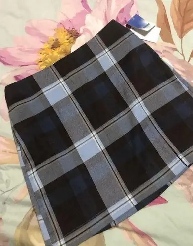 Abound  plaid skirt NWT