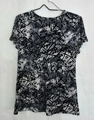 Daisy Fuentes 5/$25 blouse large