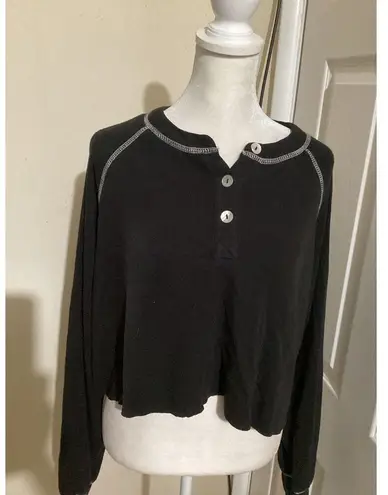 NIA Pullover Shirt Womens Medium Cropped Henley Long Sleeve Contrast Stitch Top Black