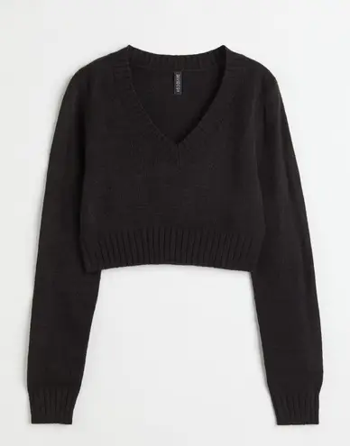 H&M Cropped V Neck Sweater