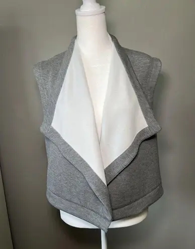 BCBGMAXAZRIA  Convertible Detachable Open Jacket Size Small Grey Casual