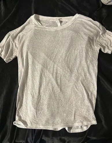 Lululemon T-Shirt