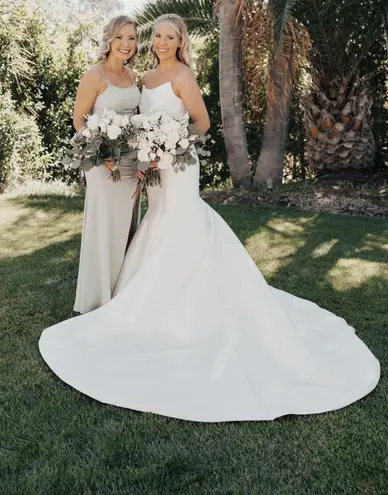Allure Bridal WEDDING DRESS