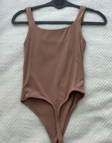 Aritzia  babaton Bodysuit