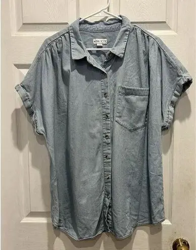 Ava & Viv  Women's Denim Button Up Shirt Blue Size 2X Short Sleeve 100% Cotton