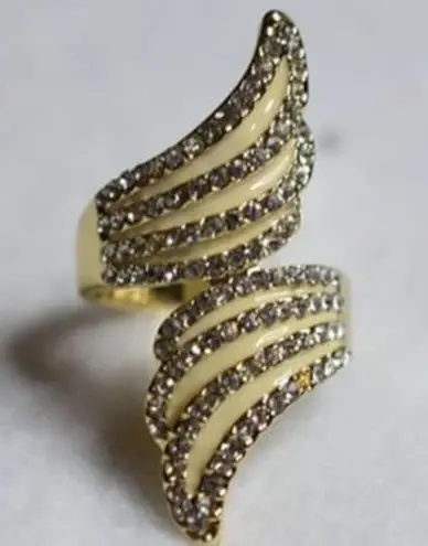 NWT Shine On Rhinestone Spiral Wings Gold Tone Size 6 Art Deco Y2k Ring