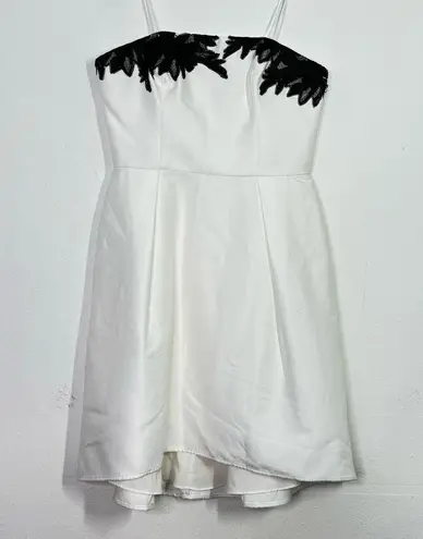 Halston Heritage  White Black Floral Applique Strapless Fit Flare Cocktail Dress