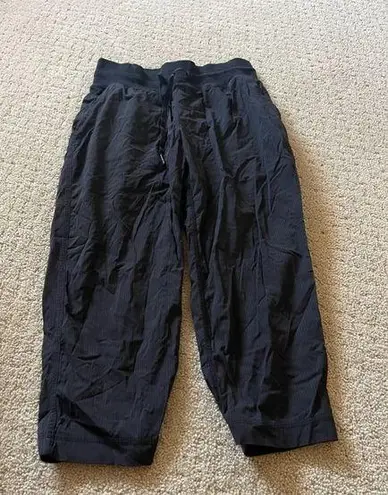 Lululemon Dance Studio Black Cropped Pants Size 4 Bin 187