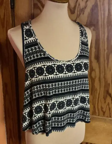 Vtg Y2K Deb geometric open back crop top