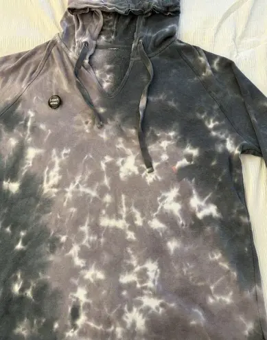 Blue Gray White Tie Dye XL Women's Hoodie with "I can't even" pin black white