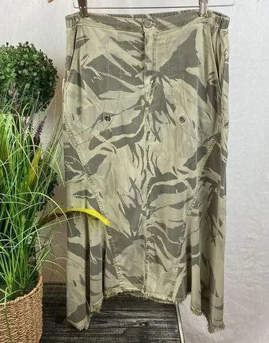 XCVI Camouflage Print asymmetric hem Midi Skirt XS