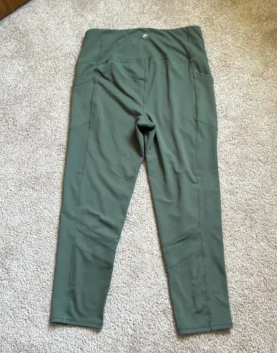 Gaiam Olive Green Leggings With Dual Pockets and Mesh Detailing Around Calves