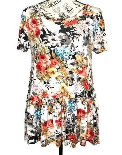 Agnes & Dora SMALL Soft Floral Relaxed Ruffle Hem Short Sleeve Top