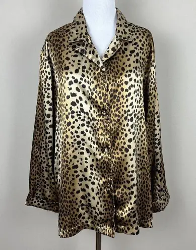 Victoria's Secret Victorias‎ Secret Pajama Set Medium Long Sleeve Shirt Shorts Cheetah Print Satin