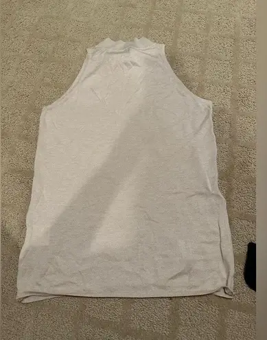 Turtle neck tank Size undefined - Image 3