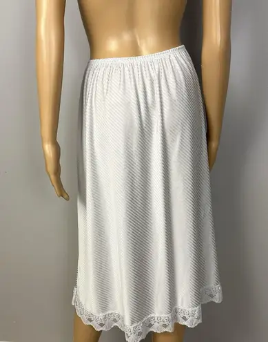 Vanity Fair Vintage Silver Gray Half Slip Medium BF Lace Trim Shimmery