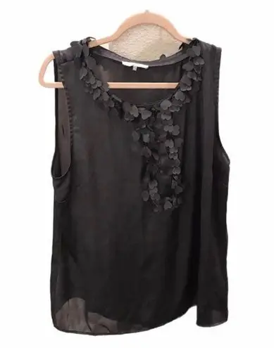 Violet+Claire  Gray Ruffle Floral Embellished Tank Top - Large (stains shown)