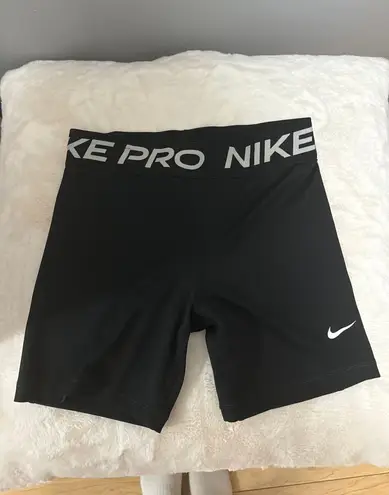 Nike Black  pros