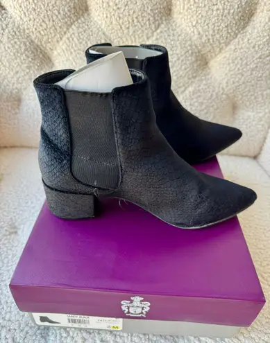 Fergalicious Fergie Black Velvet Pointed Toe Pull On Ankle Booties Size 8