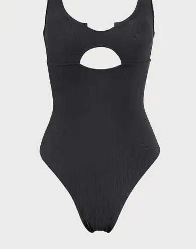 Berlook Black Cutout One