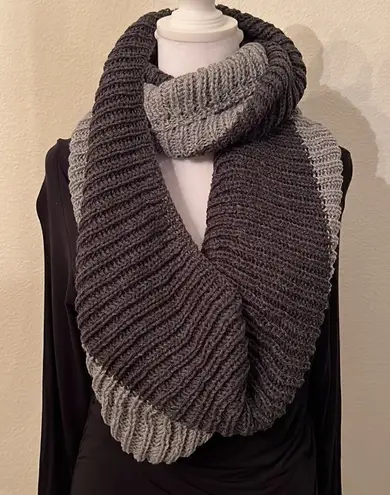 NWOT 2 tone grey infinity scarf to keep you warm & stylish Gray