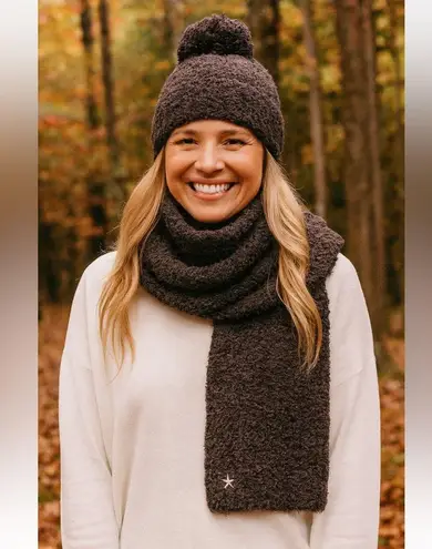 Barefoot Dreams NWT CozyChic Pom Pom Beanie & Scarf Gift Set Espresso/Cocoa OS