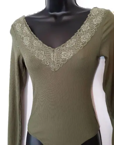 Full Circle vneck lace trim bodysuit Green