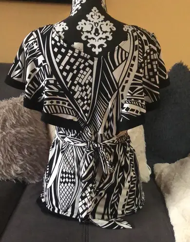 Camille La Vie Black & White Cap Sleeve Blouse M