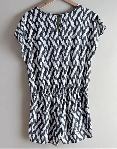 J.Crew  Linen Blend Short Sleeve Romper w/ pockets in Black White Ikat Print, XS