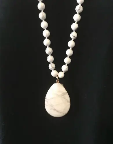 White Howlite Necklace, Stone Beads Brand New 86cm