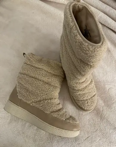 Target sherpa boots