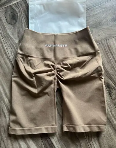 Alphalete  Amplify Shorts 6.5”- Chai , Size Small, New