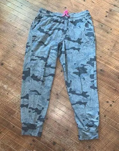 Sundry  3/L relaxed gray camo jogger sweatpants