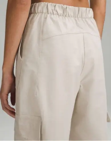 Lululemon HR Cropped Utilitech Cargo Pants 26 Nat Ivory