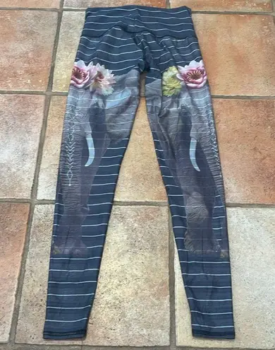 Teeki  elephant print leggings small