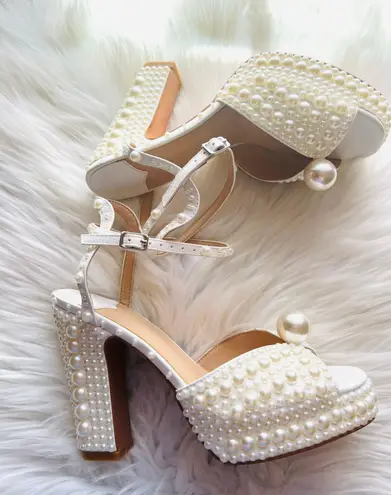 Opulent Pearl Platform Bridal Heels White Size 8