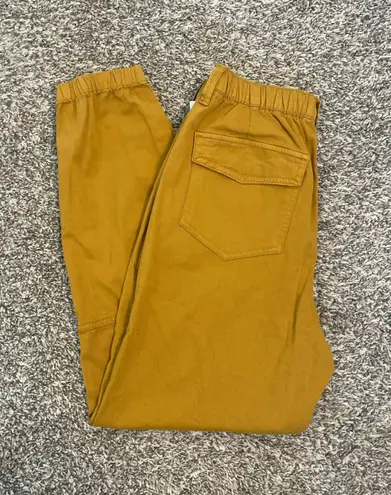 Gap NWT-  Twill Girlfriend Joggers