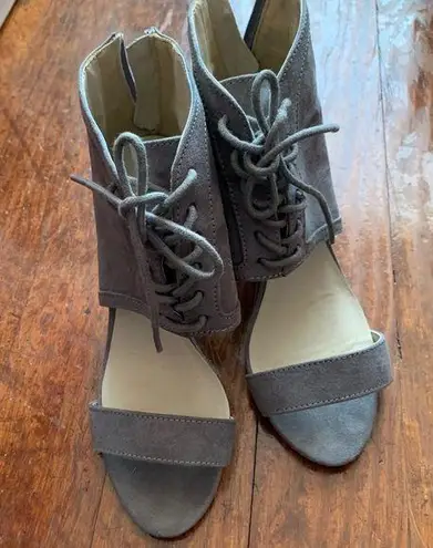 ⭐️ Gray Lace Up Open Toe Wedge Sandal Heels Size 6
