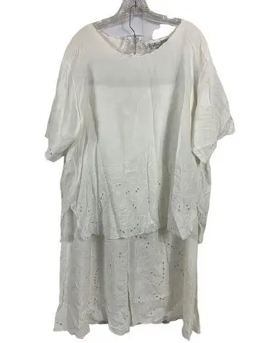 Delin Collection Women's All White Top & Skirt Set Size 2X
