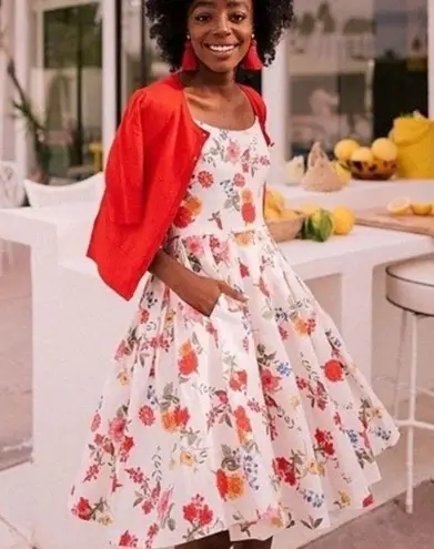 Gal Meets Glam Cassie Floral Tie Back Fit & Flare Linen Dress in Soft White